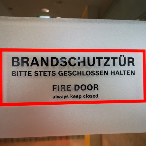 Anlaufschutz Brandschutztür aus Glas