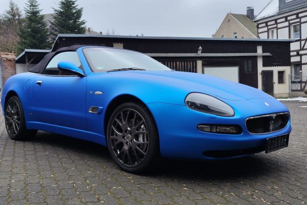 Folierung Maserati in blau matt