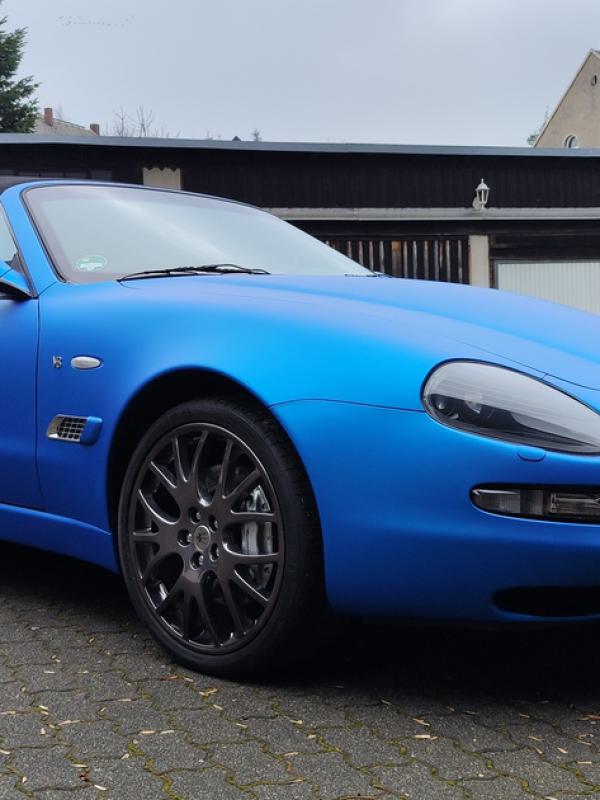 Folierung Maserati in blau matt