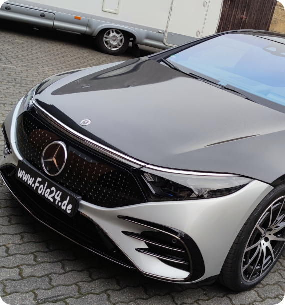 Beklebung Teilfolierung Mercedes EQS mit silber metallic glanz Folie - Car Wrapping Cast