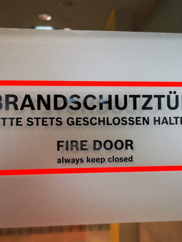 Anlaufschutz Brandschutztür aus Glas